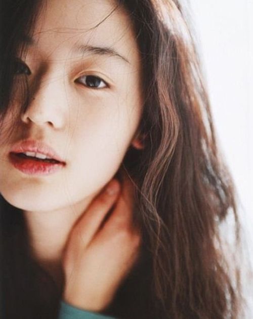 Fan choáng váng với ảnh mặt mộc của Jun Ji Hyun 13 năm trước - Ảnh 2