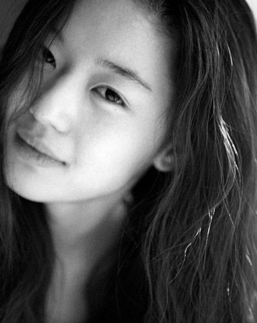 Fan choáng váng với ảnh mặt mộc của Jun Ji Hyun 13 năm trước - Ảnh 3