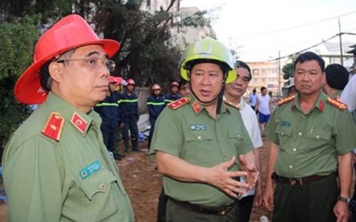 Thứ trưởng Bộ Công an kiểm tra hiện trường vụ cháy ở Cần Thơ - Ảnh 1