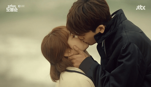 Bật mí thú vị về nụ hôn đầu của cặp đôi Park Hyung Sik - Park Bo Young - Ảnh 3