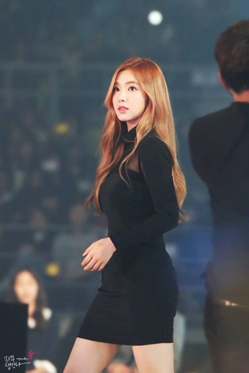 Irene (Red Velvet) gây chú ý vì thân hình "S-line" hoàn hảo - Ảnh 8