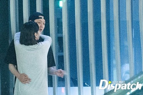 Dispatch tung ảnh Park Yoochun hẹn hò vị hôn thê nhà giàu - Ảnh 1