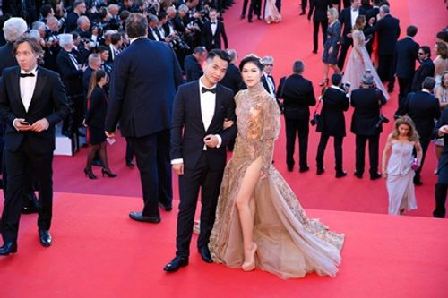 Ngọc Thanh Tâm diện đầm haute couture táo bạo trong lễ khai mạc Cannes 2017 - Ảnh 2
