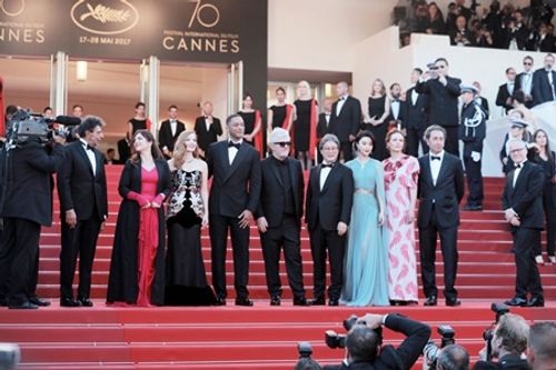 Phạm Băng Băng lại bất ngờ diện tóc ngắn tại LHP Cannes 2017 - Ảnh 14