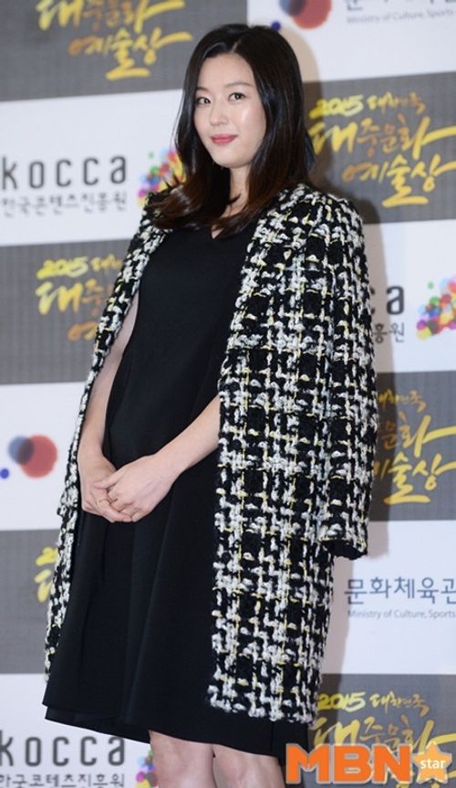"Mợ chảnh" Jun Ji Hyun xác nhận mang thai con thứ 2 - Ảnh 3