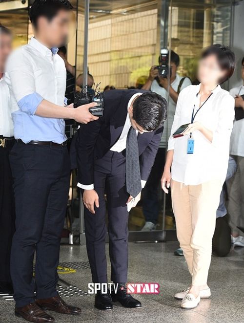T.O.P (Big Bang) nhận án tù 10 tháng vì hút cần sa - Ảnh 2