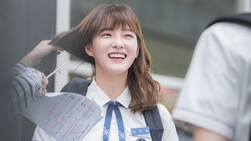 Đạo diễn "School 2017" tiết lộ lý do chọn Sejeong vào vai nữ chính - Ảnh 1