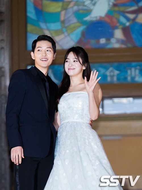 Song Joong Ki và Song Hye Kyo đã bí mật đính hôn - Ảnh 1