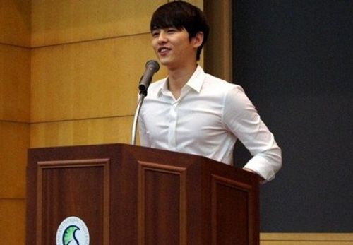 Tiết lộ hình ảnh của Song Joong Ki thời đại học gây chú ý - Ảnh 2