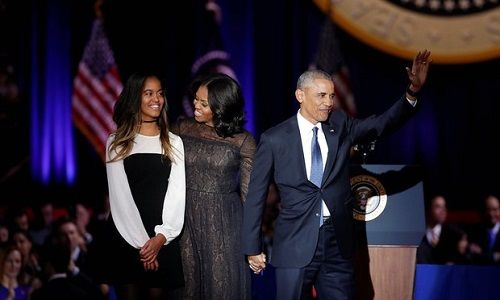 Ông Obama xúc động khi nhắc đến vợ con trong bài phát biểu chia tay Nhà Trắng - Ảnh 1