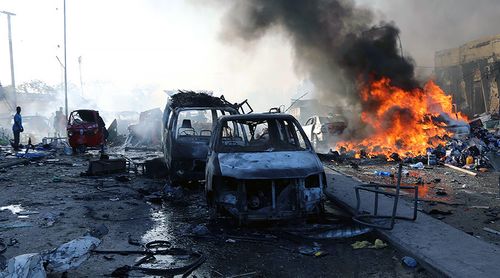 Đánh bom kép kinh hoàng tại Somalia, hơn 230 người chết - Ảnh 1
