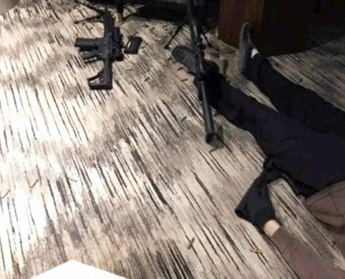 Hình ảnh vũ khí bên trong phòng khách sạn của “kẻ trút mưa đạn” tại Las Vegas - Ảnh 5