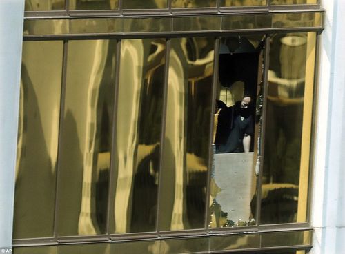 Hình ảnh vũ khí bên trong phòng khách sạn của “kẻ trút mưa đạn” tại Las Vegas - Ảnh 6