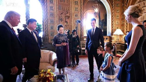 Cháu ngoại Tổng thống Trump hát tiếng Trung tặng vợ chồng Chủ tịch Tập Cận Bình - Ảnh 1