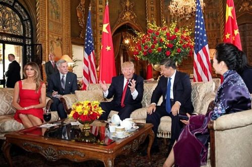 Tổng thống Trump lần đầu gặp trực tiếp Chủ tịch Trung Quốc - Ảnh 1