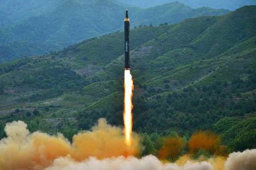 Kim Jong-un ăn mừng vụ thử tên lửa ‘hạt nhân’ thành công nhất từ trước tới nay - Ảnh 10