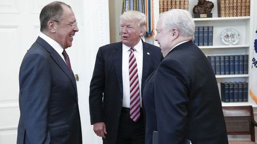 Tổng thống Trump bị cáo buộc tiết lộ tin tối mật cho Ngoại trưởng Nga - Ảnh 1