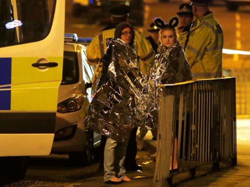 [Trực tiếp] Nổ lớn nghi đánh bom liều chết tại Manchester, ít nhất 19 người chết - Ảnh 6