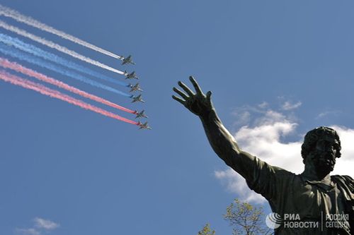 Mãn nhãn hình ảnh Nga tổng duyệt diễu binh mừng Ngày Chiến thắng 9/5 - Ảnh 9