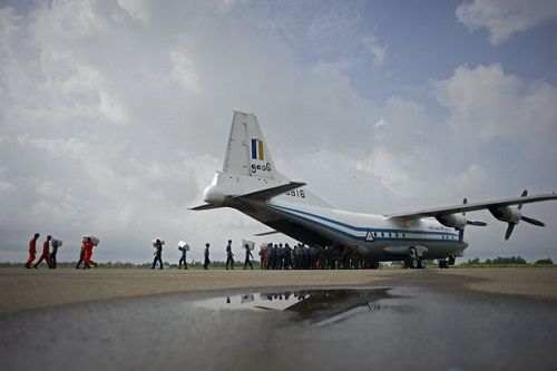 Phát hiện 15 người sống sót trên máy bay quân sự Myanmar chở hơn 100 người mất tích - Ảnh 1