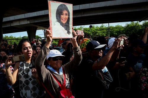 Chính phủ Thái Lan xác nhận bà Yingluck trốn ra nước ngoài - Ảnh 1