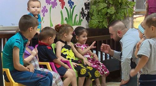 Nga muốn đưa hàng chục trẻ em có bố mẹ tham gia IS về quê hương - Ảnh 1