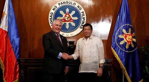 Tổng thống Philippines bất ngờ mềm mỏng với Ngoại trưởng Mỹ - Ảnh 1