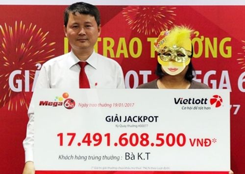 Người phụ nữ ở TP. Hồ Chí Minh nhận giải độc đắc hơn 17 tỷ đồng của Vietlott  - Ảnh 1