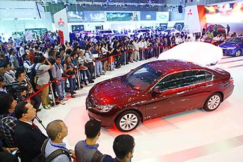 Đại gia Việt chi 165 triệu USD nhập khẩu ôtô trong tháng 1/2017 - Ảnh 1