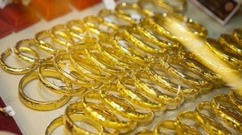 Giá vàng hôm nay 28/3: Vàng SJC giảm thêm 130 nghìn đồng/lượng - Ảnh 1