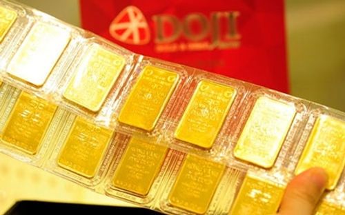 Giá vàng hôm nay 3/3: Vàng SJC tiếp tục giảm thêm 80 nghìn đồng/lượng - Ảnh 1
