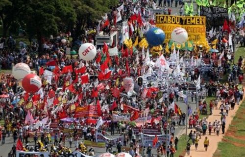 Bạo động ở thủ đô Brazil, tổng thống triển khai quân đội - Ảnh 1