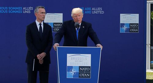 Tổng thống Donald Trump đột ngột gọi Nga là 'mối đe dọa' với NATO - Ảnh 1