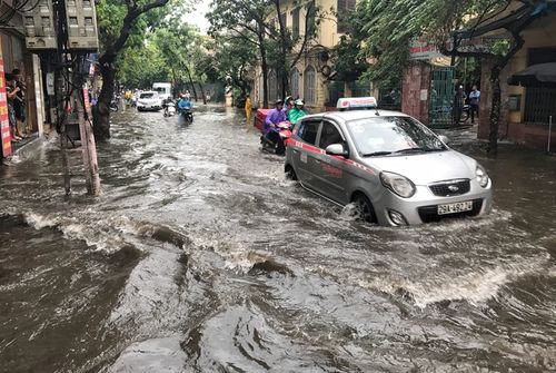 Dự báo thời tiết 14/6: Hà Nội tiếp tục mưa lớn, kéo dài 6 ngày - Ảnh 1