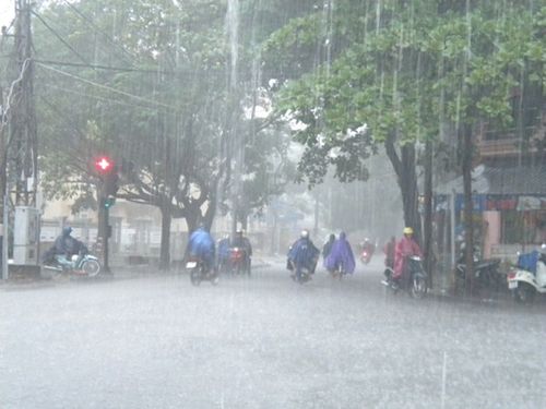 Dự báo thời tiết ngày 12/9: Hà Nội tiếp tục mưa cả ngày, miền núi đề phòng lũ quét - Ảnh 1