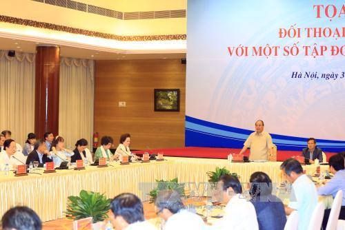 Thủ tướng Nguyễn Xuân Phúc đối thoại chính sách với một số Tập đoàn kinh tế tư nhân - Ảnh 1