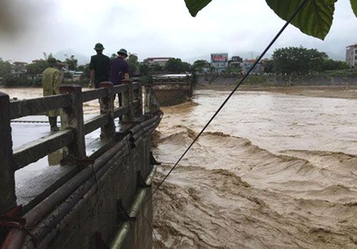 Yên Bái: mưa lũ khiến 4 người chết, thiệt hại khoảng 120 tỷ đồng - Ảnh 1
