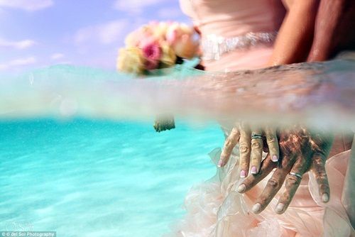 Chiêm ngưỡng đám cưới ngâm mình dưới đại dương của cặp đôi ở Mexico - Ảnh 8
