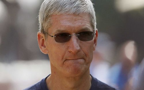 Apple giảm doanh thu khiến CEO Tim Cook bị cắt thưởng - Ảnh 1
