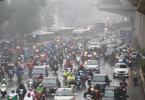Hà Nội: Sương mù và mưa khiến nhiều tuyến đường ùn tắc nghiêm trọng - Ảnh 10
