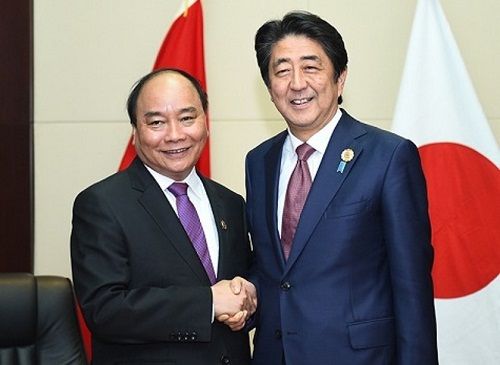 Thủ tướng Nhật Bản và phu nhân kết thúc tốt đẹp chuyến thăm Việt Nam - Ảnh 1