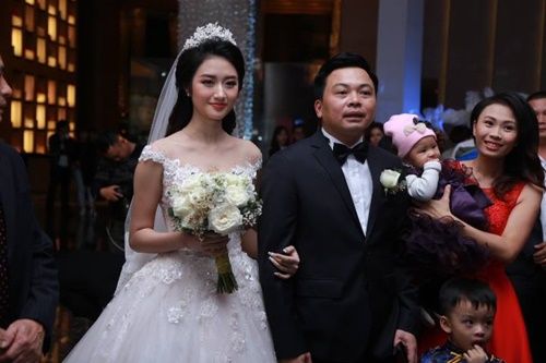 Đám cưới xa hoa của Hoa hậu Thu Ngân và Chủ tịch CLB FLC Thanh Hóa - Ảnh 4