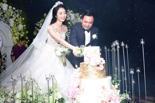 Đám cưới xa hoa của Hoa hậu Thu Ngân và Chủ tịch CLB FLC Thanh Hóa - Ảnh 5