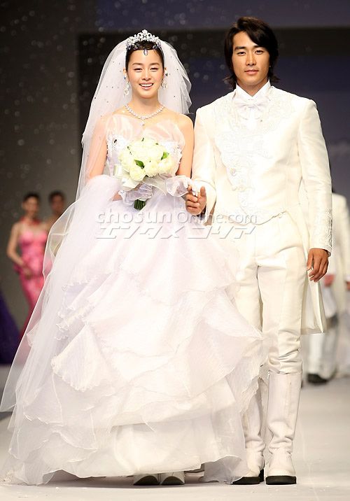 Kim Tae Hee từng có đám cưới đẹp với mỹ nam khác trước Bi Rain - Ảnh 6