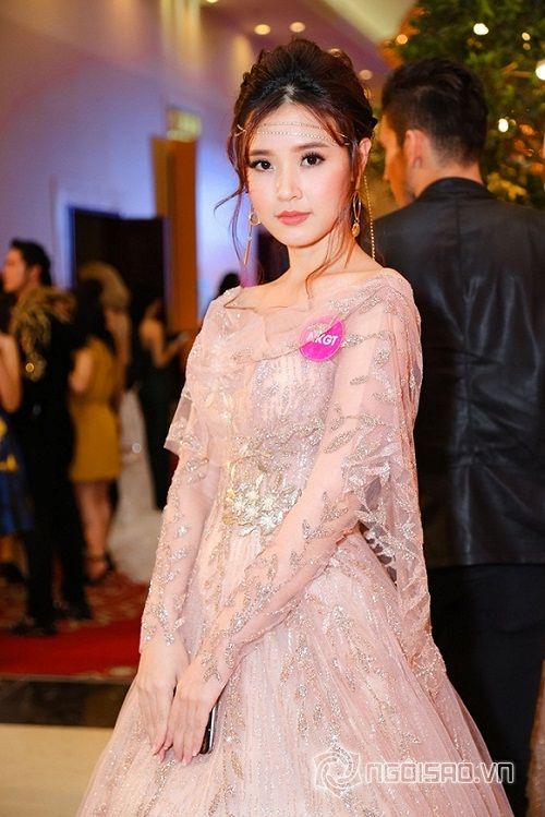 Dàn mỹ nhân Việt khoe sắc trên thảm đỏ Hội xuân văn nghệ sĩ 2017 - Ảnh 1