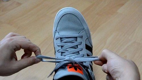 Bật mí cách thắt dây giày nhanh cho bạn trẻ phong cách - Ảnh 6
