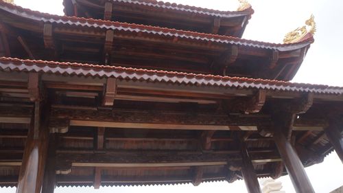 Xôn xao cổng làng được làm bằng gỗ quý trị giá hơn 4 tỷ ở Nghệ An - Ảnh 2