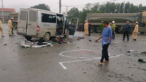 Phó Thủ tướng yêu cầu làm rõ nguyên nhân vụ tai nạn giao thông ở Hà Nam - Ảnh 1