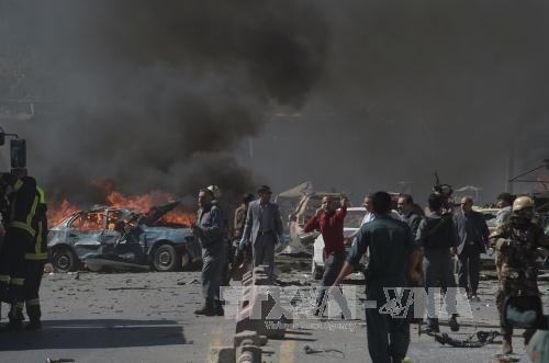 Cộng đồng quốc tế lên án mạnh mẽ vụ đánh bom đẫm máu ở Kabul - Ảnh 1