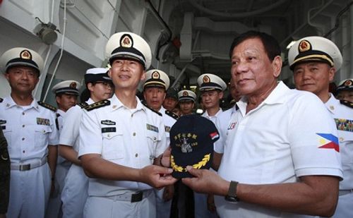 Trung Quốc - Philippines sắp tổ chức tập trận chung - Ảnh 1
